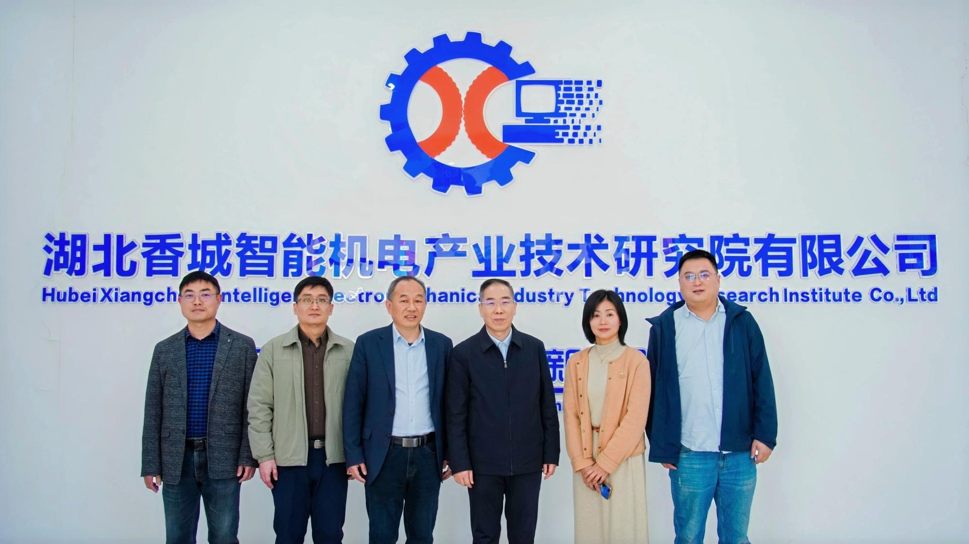 中国工程院院士徐卫林来院调研指导