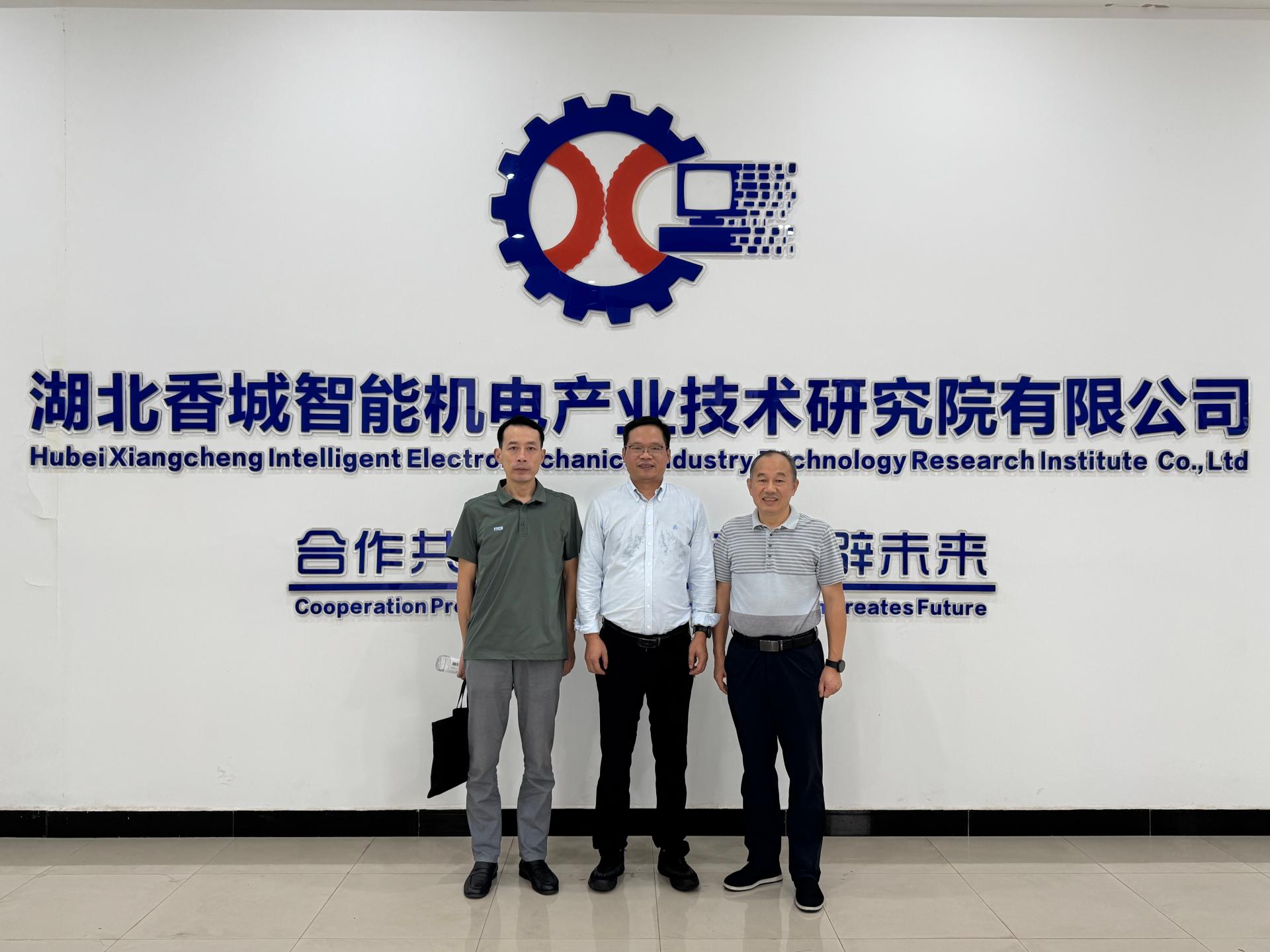 市科技局赵福永一行到院调研